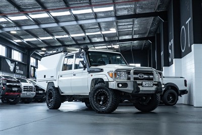 2019 Toyota Landcruiser - Thumbnail