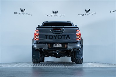 2024 Toyota Hilux - Thumbnail