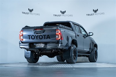2024 Toyota Hilux - Thumbnail