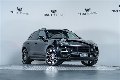 2016 Porsche Macan - Thumbnail