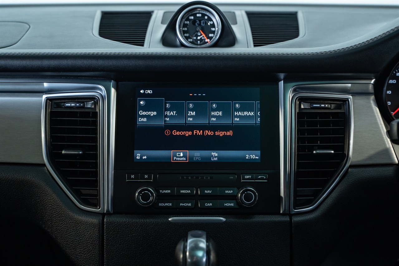 2016 Porsche Macan