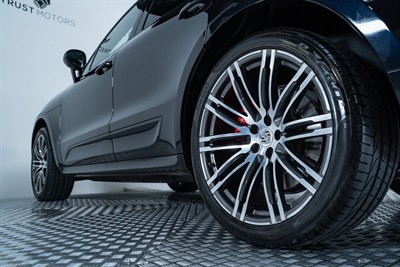 2016 Porsche Macan - Thumbnail