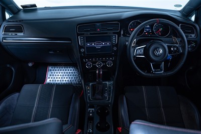 2016 Volkswagen Golf - Thumbnail