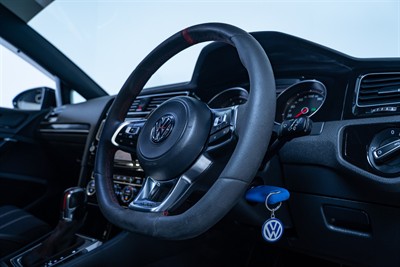 2016 Volkswagen Golf - Thumbnail