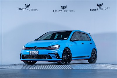 2016 Volkswagen Golf - Thumbnail