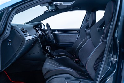 2016 Volkswagen Golf - Thumbnail