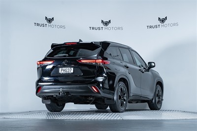 2022 Toyota Highlander - Thumbnail