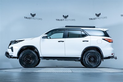 2021 Toyota Fortuner - Thumbnail