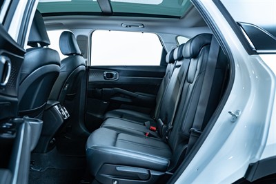 2023 Kia Sorento - Thumbnail
