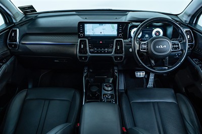 2023 Kia Sorento - Thumbnail