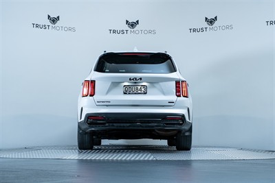2023 Kia Sorento - Thumbnail