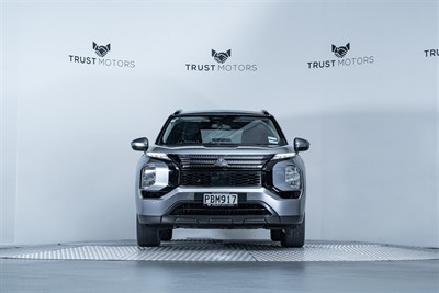 2022 Mitsubishi Outlander - Thumbnail