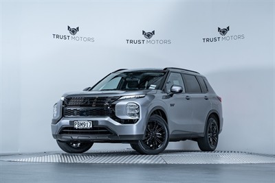 2022 Mitsubishi Outlander - Thumbnail