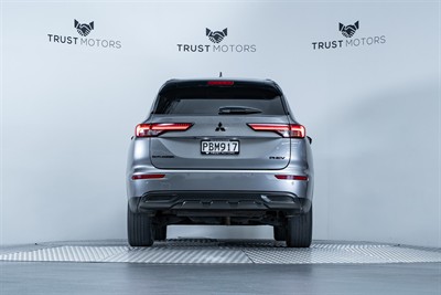 2022 Mitsubishi Outlander - Thumbnail