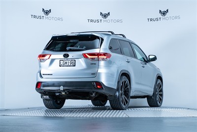 2018 Toyota Highlander - Thumbnail