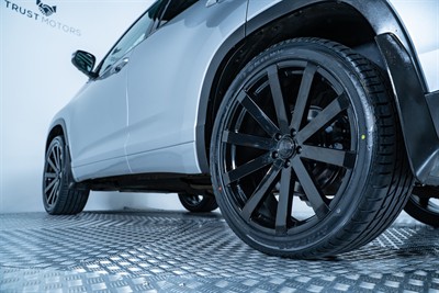 2018 Toyota Highlander - Thumbnail