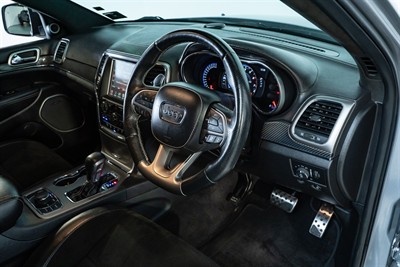 2017 Jeep Grand Cherokee - Thumbnail