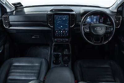 2023 Ford Everest - Thumbnail