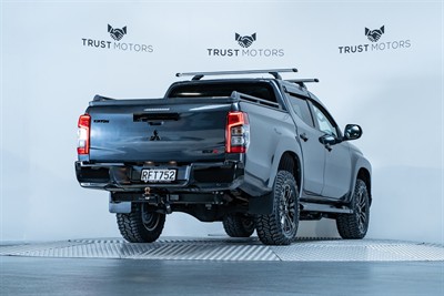 2022 Mitsubishi Triton - Thumbnail