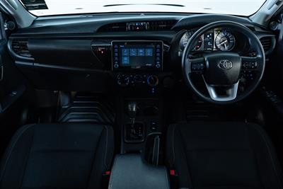 2022 Toyota Hilux - Thumbnail