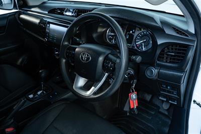 2022 Toyota Hilux - Thumbnail