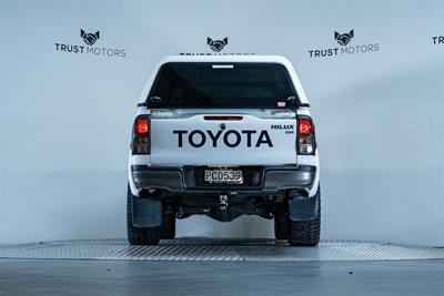 2022 Toyota Hilux - Thumbnail