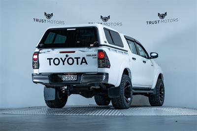 2022 Toyota Hilux - Thumbnail