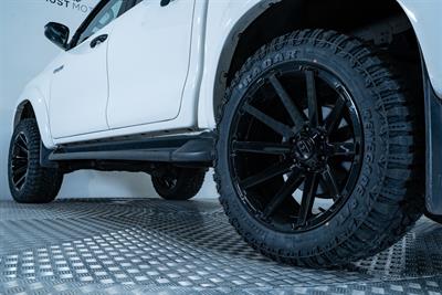 2022 Toyota Hilux - Thumbnail