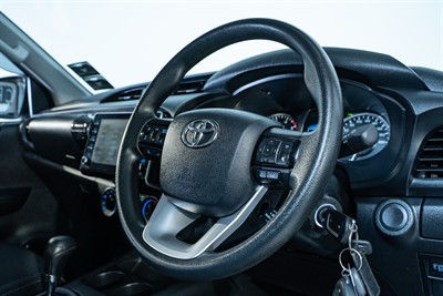 2024 Toyota Hilux - Thumbnail