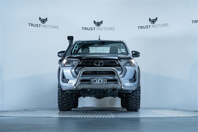 2024 Toyota Hilux - Thumbnail