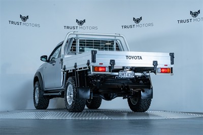 2024 Toyota Hilux - Thumbnail