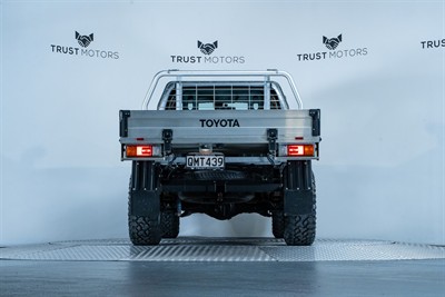 2024 Toyota Hilux - Thumbnail