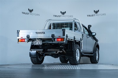 2024 Toyota Hilux - Thumbnail