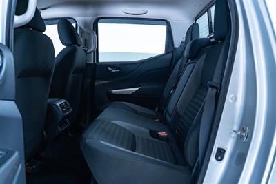 2021 Nissan Navara - Thumbnail