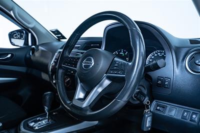 2021 Nissan Navara - Thumbnail