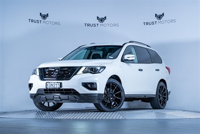 2017 Nissan Pathfinder - Thumbnail