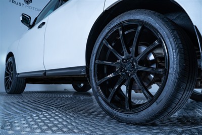 2017 Nissan Pathfinder - Thumbnail