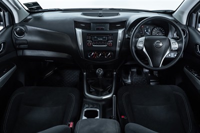 2021 Nissan Navara - Thumbnail