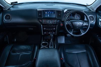2017 Nissan Pathfinder - Thumbnail