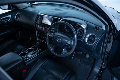 2017 Nissan Pathfinder - Thumbnail