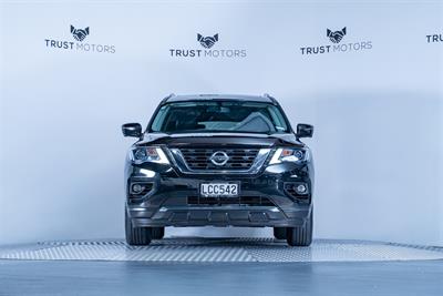 2017 Nissan Pathfinder - Thumbnail