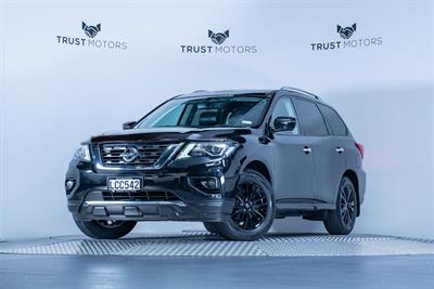 2017 Nissan Pathfinder - Thumbnail