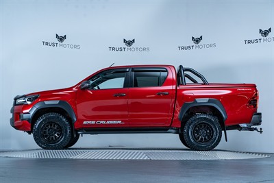 2022 Toyota Hilux - Thumbnail