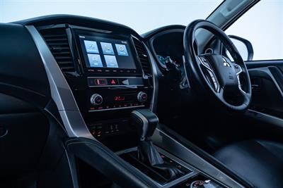 2023 Mitsubishi Pajero Sport - Thumbnail
