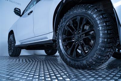 2023 Mitsubishi Pajero Sport - Thumbnail