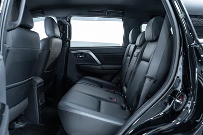 2025 Mitsubishi Pajero Sport - Thumbnail