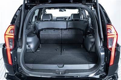 2025 Mitsubishi Pajero Sport - Thumbnail