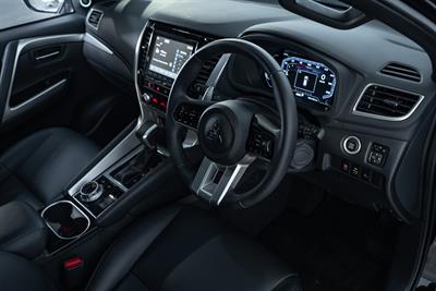 2025 Mitsubishi Pajero Sport - Thumbnail