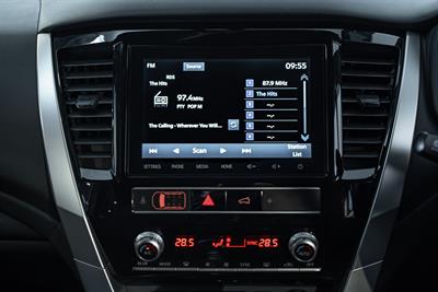 2025 Mitsubishi Pajero Sport - Thumbnail