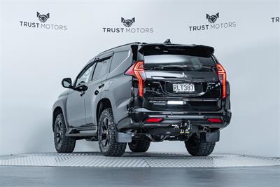 2025 Mitsubishi Pajero Sport - Thumbnail